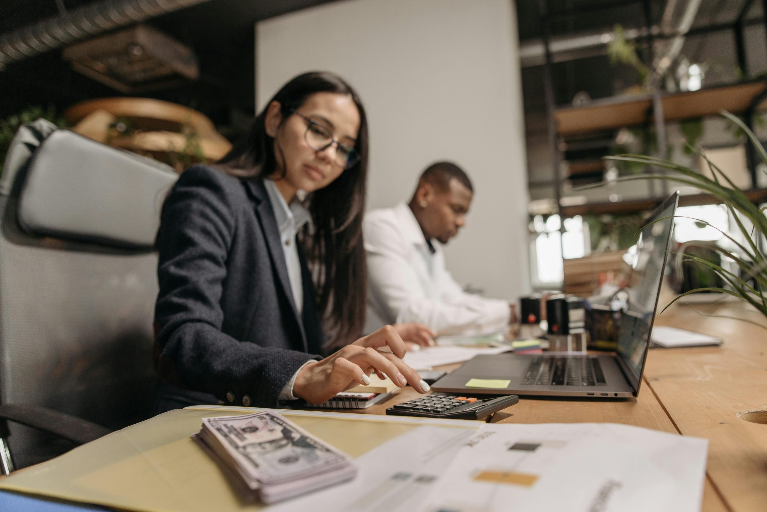 Employee vs. Outsourced Accounting: A Cost Comparison Guide