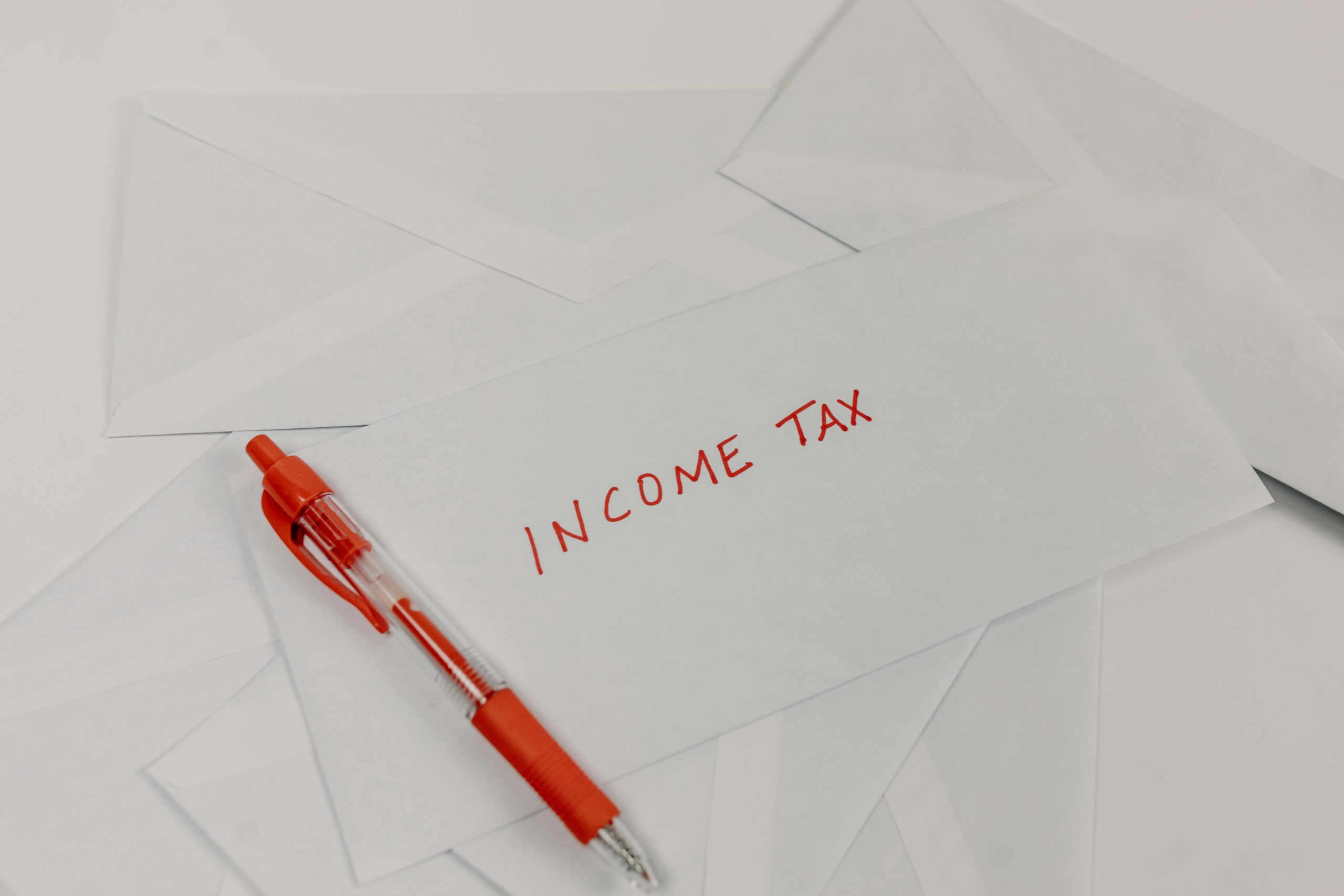 Managing Personal Income Tax in Singapore: Guide for CEOs